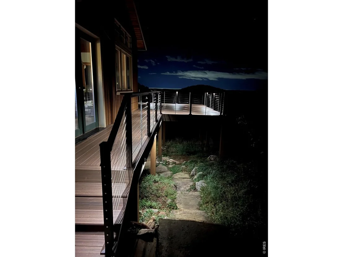 Photo of 266 Peakview Rd