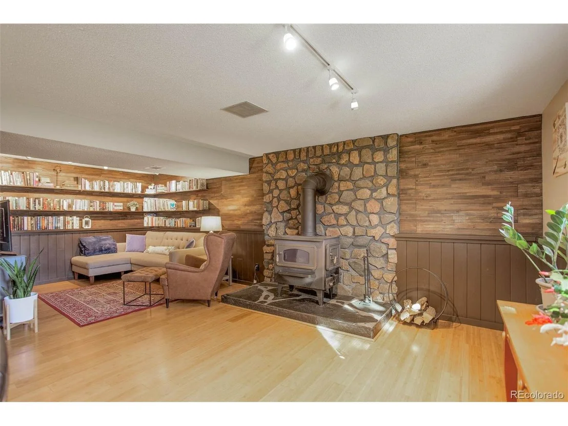 Photo of 222 Helena Cir