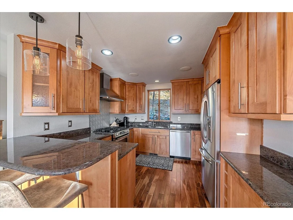 Photo of 4640 Hilltop Rd