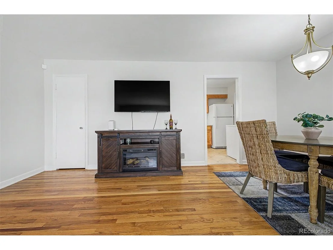 Photo of 1156 Lansing St