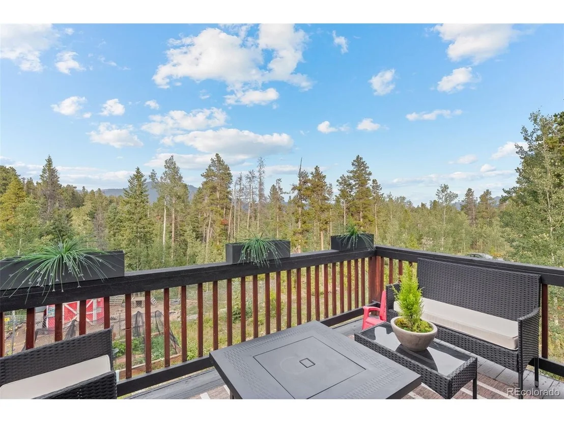 Photo of 424 W Dory Way