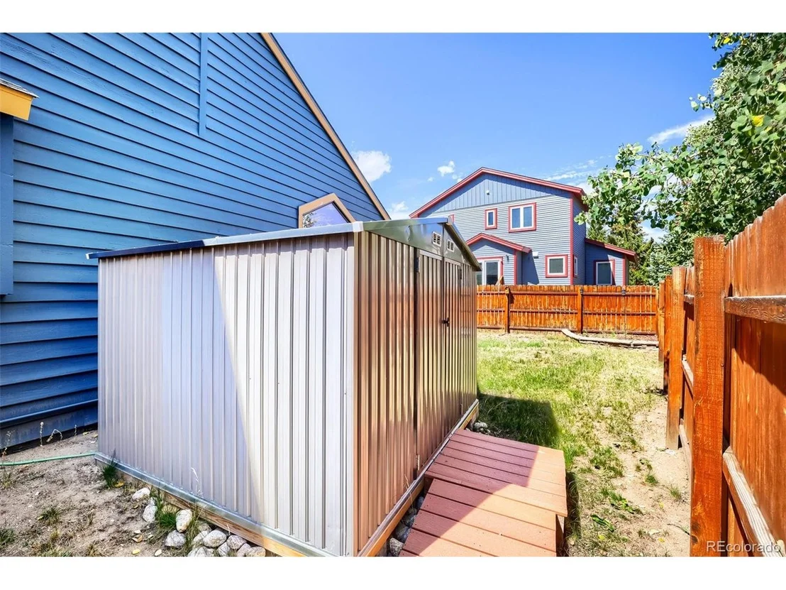 Photo of 460 W Coyote Dr