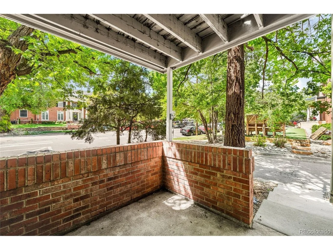 Photo of Unit 210 at 1405 Broadway