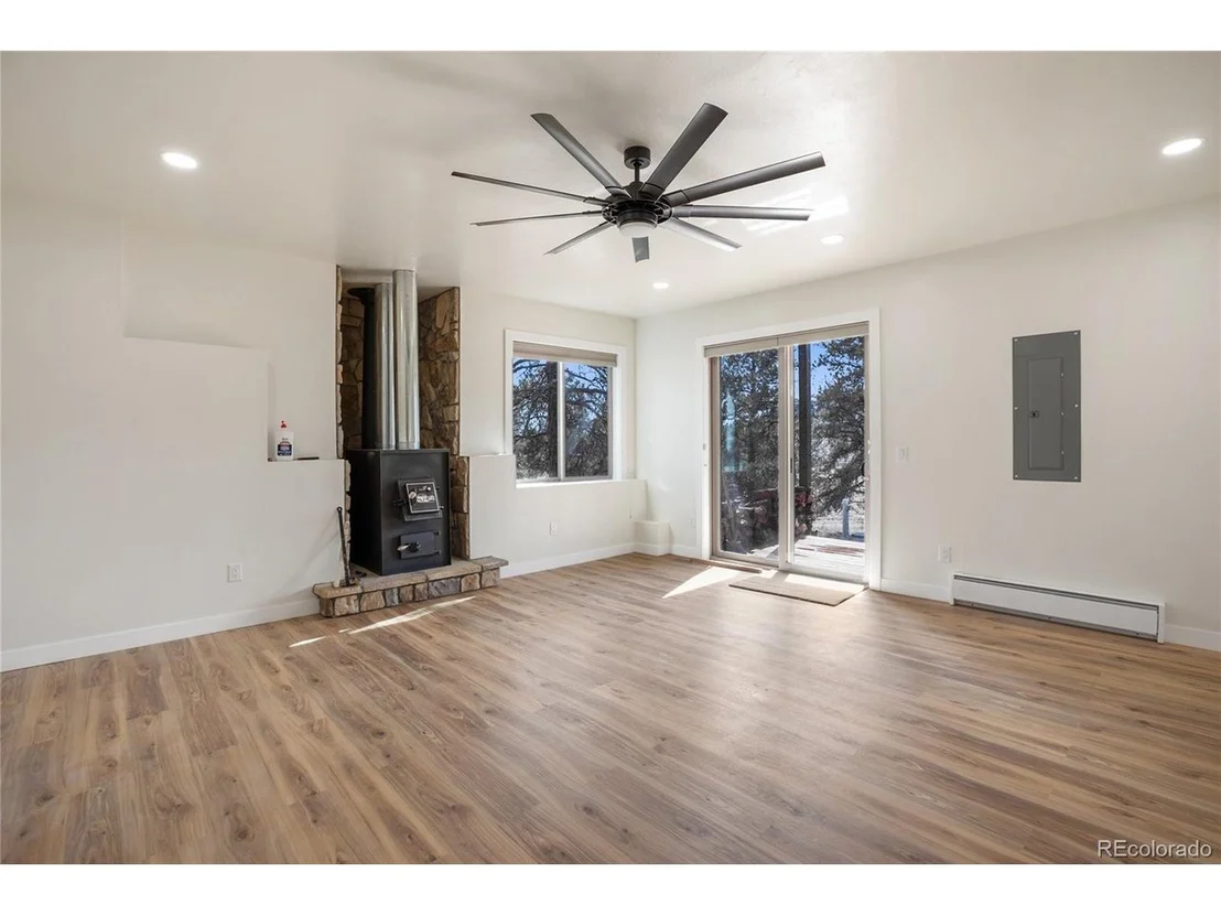 Photo of 142 Hackamore Dr