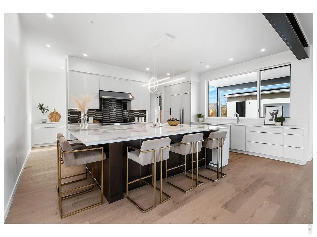 Photo of 2145 Vine Ave