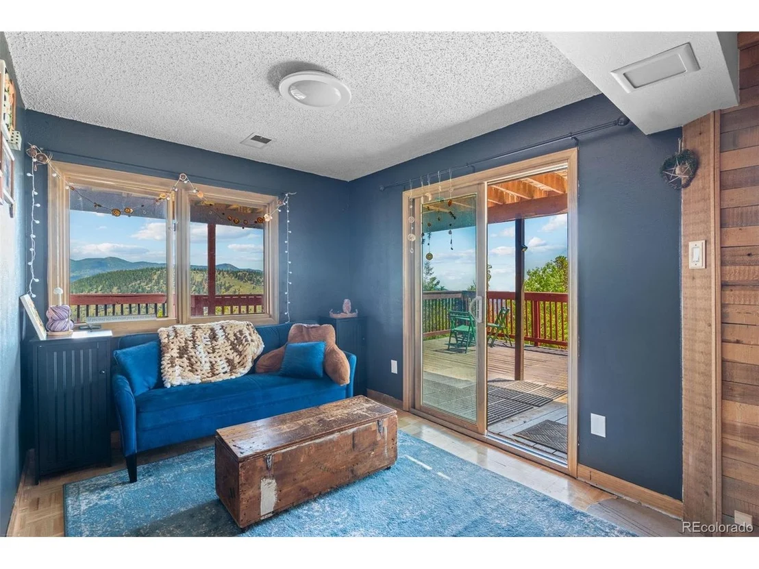 Photo of 848 Aspen Dr