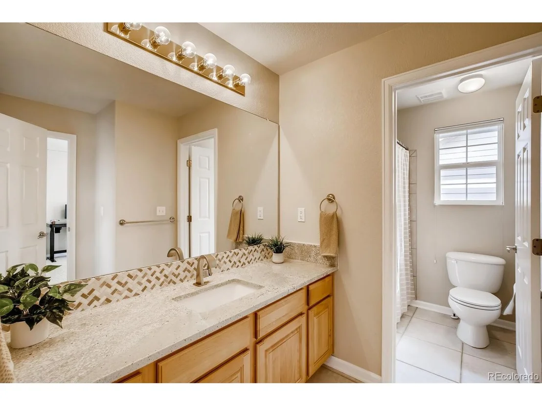 Photo of 10551 Laurelglen Cir