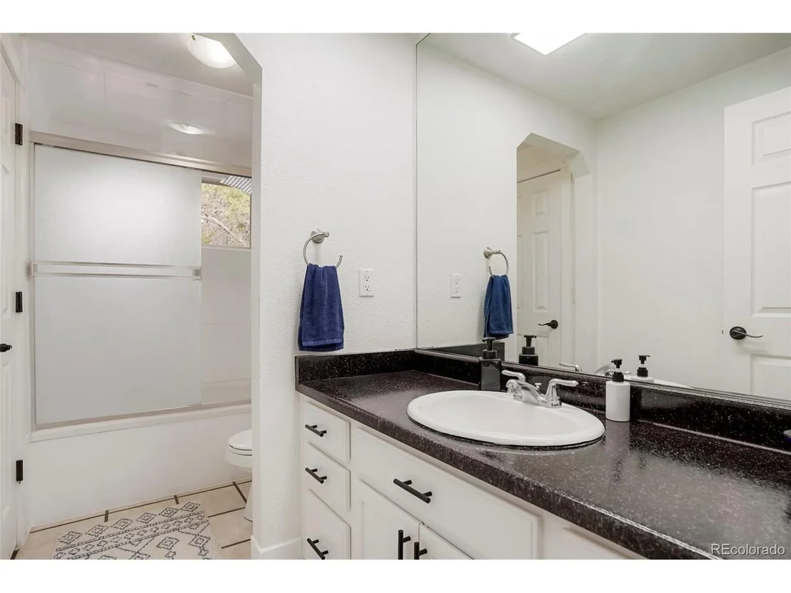 Photo of 12442 Bellaire Dr
