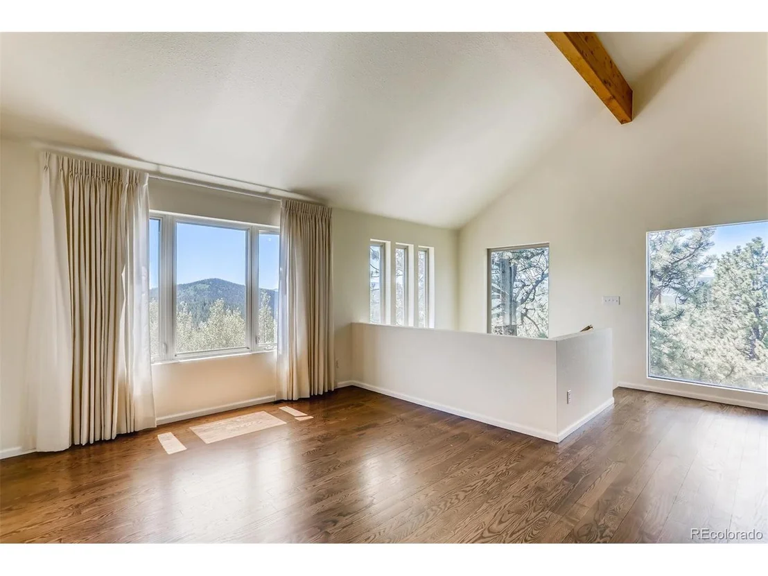Photo of 25 Lake View Dr