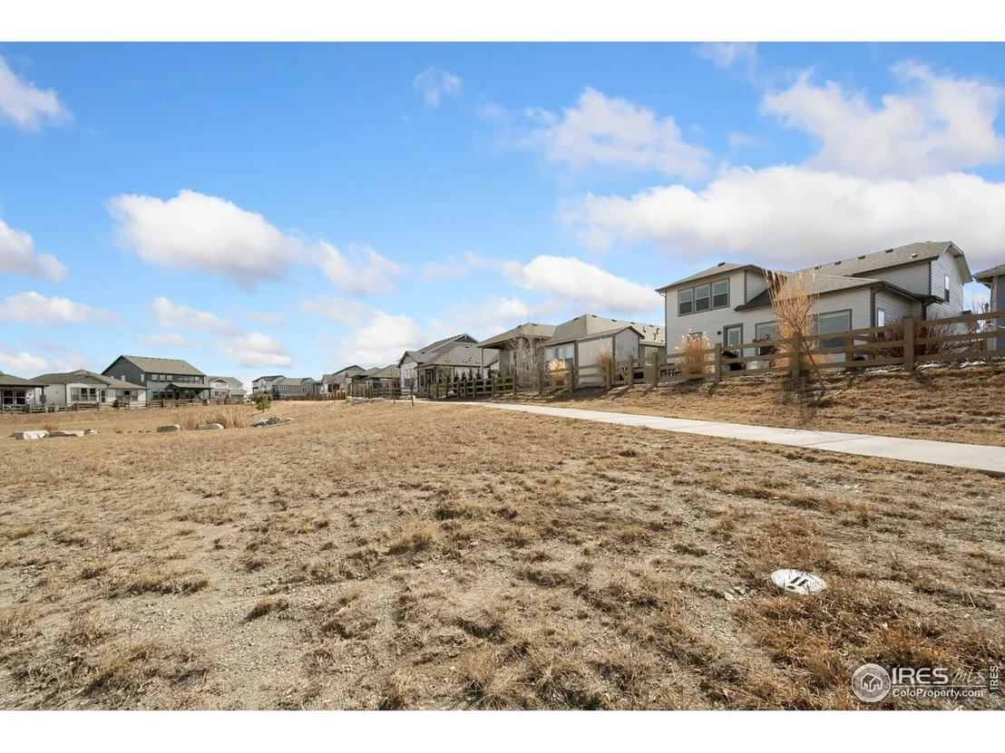 Photo of 4323 Bluffview Dr
