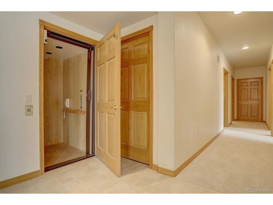 Photo of 2611 Windmill Cir