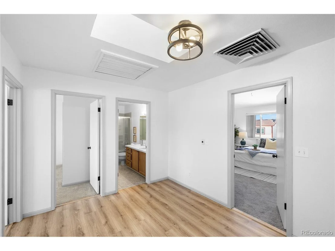 Photo of 453 N 9th Pl