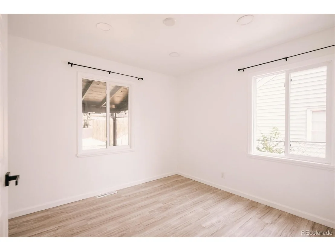 Photo of 4825 Bryant St