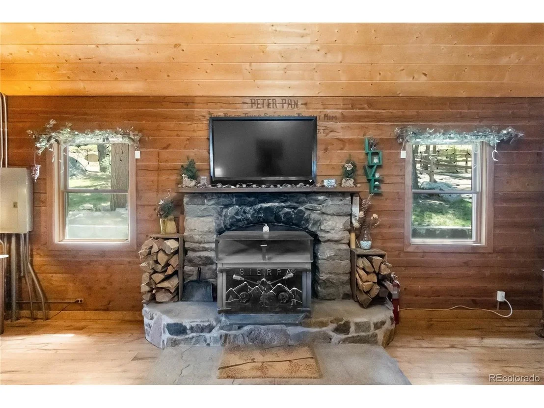 Photo of 48 Linn Cir