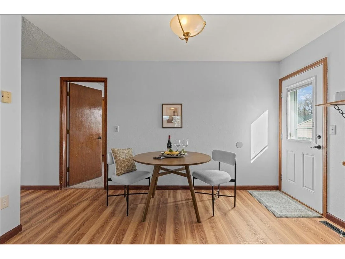 Photo of 102 7th St