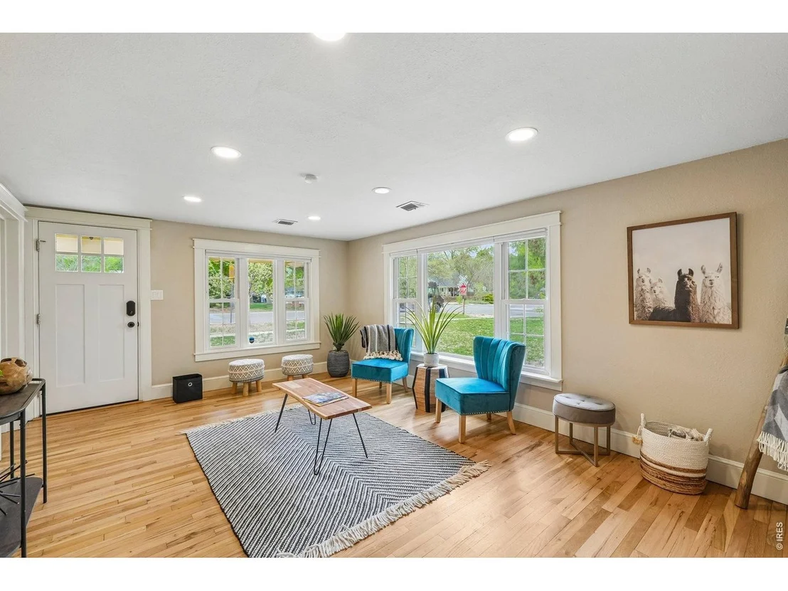 Photo of 205 5th Ave