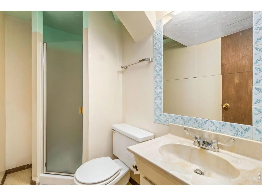 Photo of 2901 Greentree Cir
