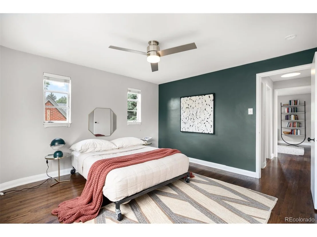 Photo of 2383 Jasmine St