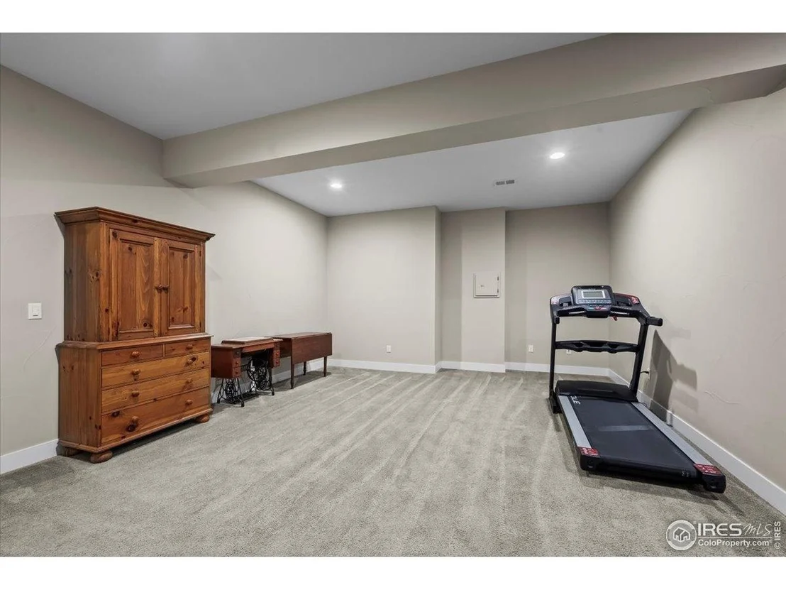 Photo of 2827 Twin Lakes Cir