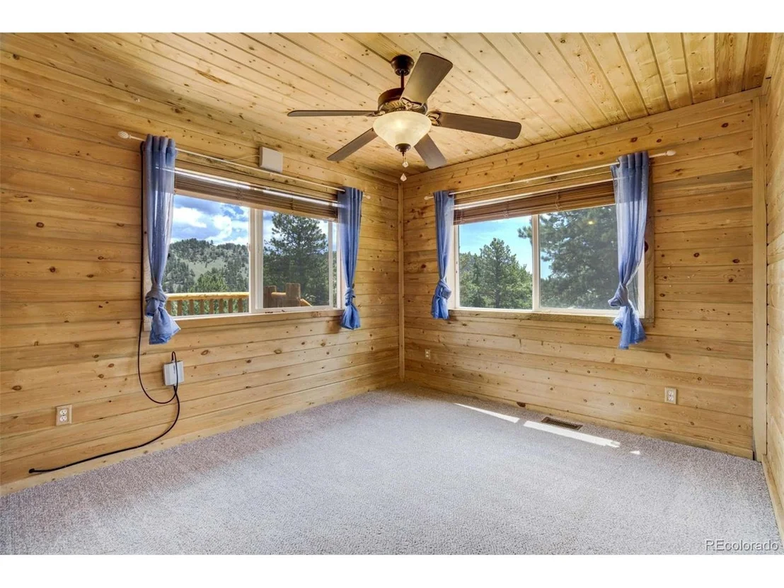 Photo of 70 Elk Cir