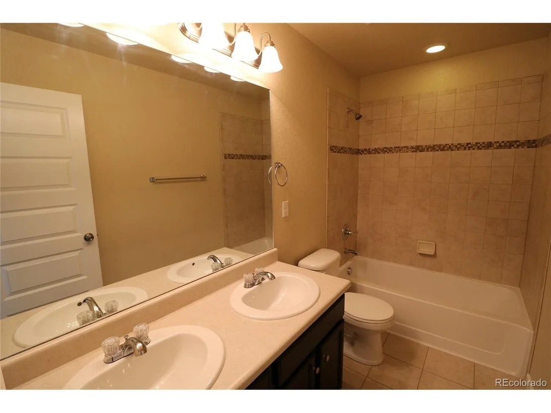 Photo of 930 Antrim Loop