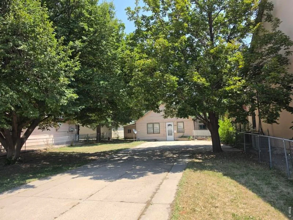 Photo of 310 N 8th Ave