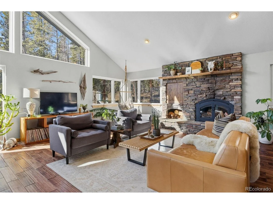 Photo of 32663 Donna Dr