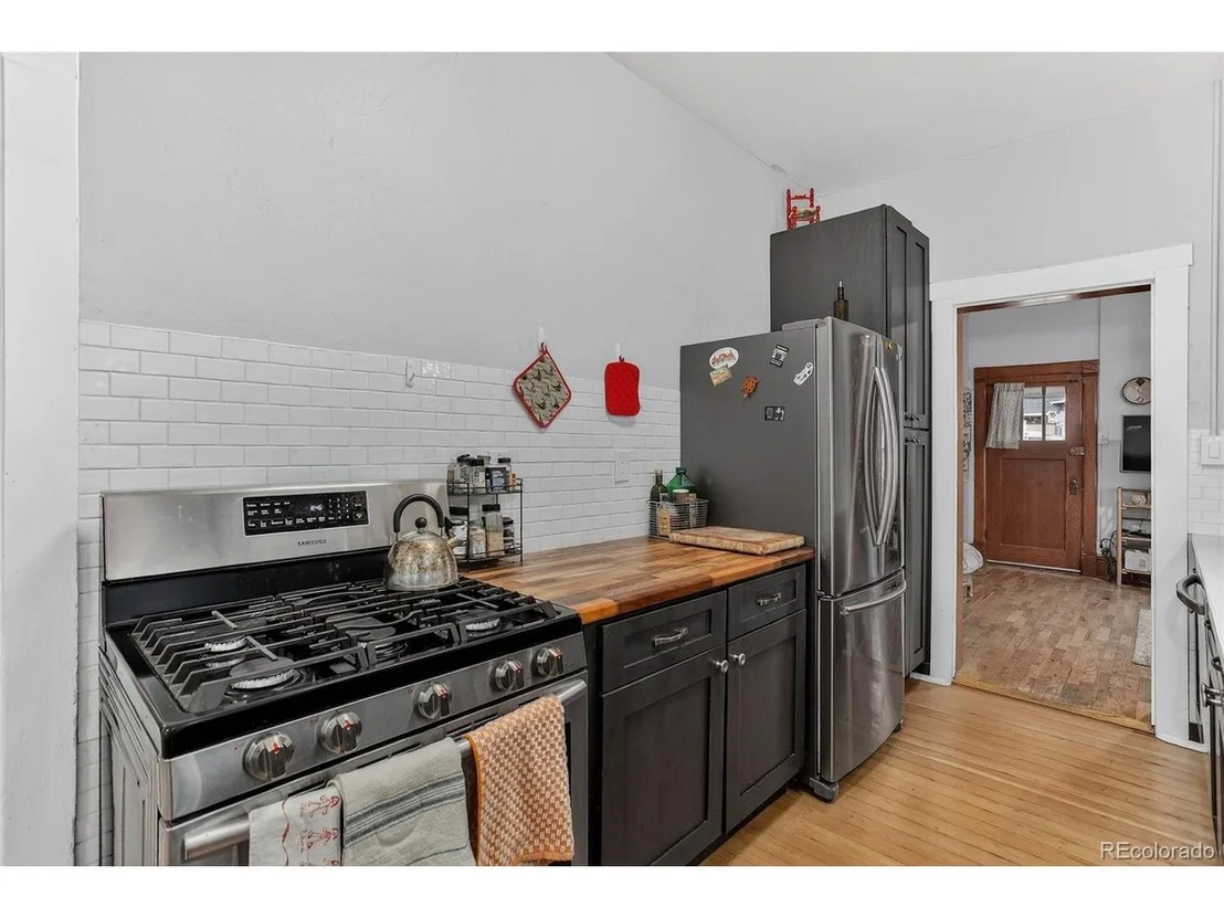 Photo of 1902 Grove St