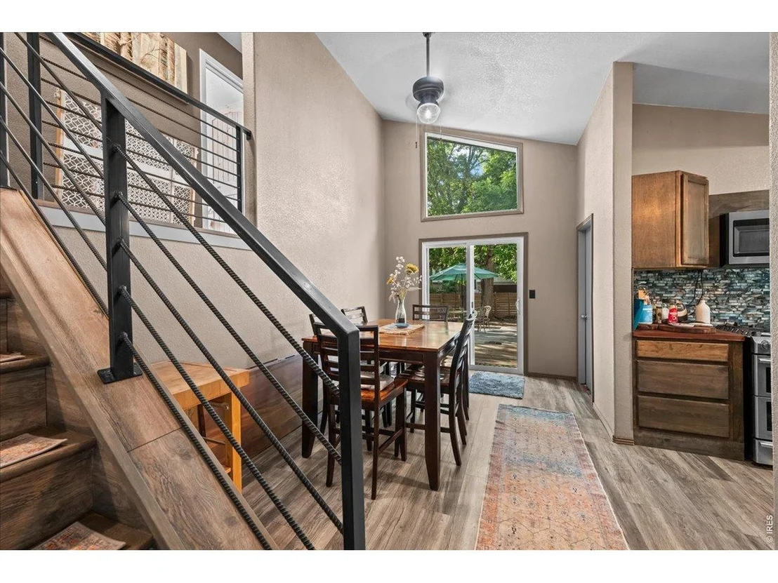 Photo of 1100 Atlas Cir S