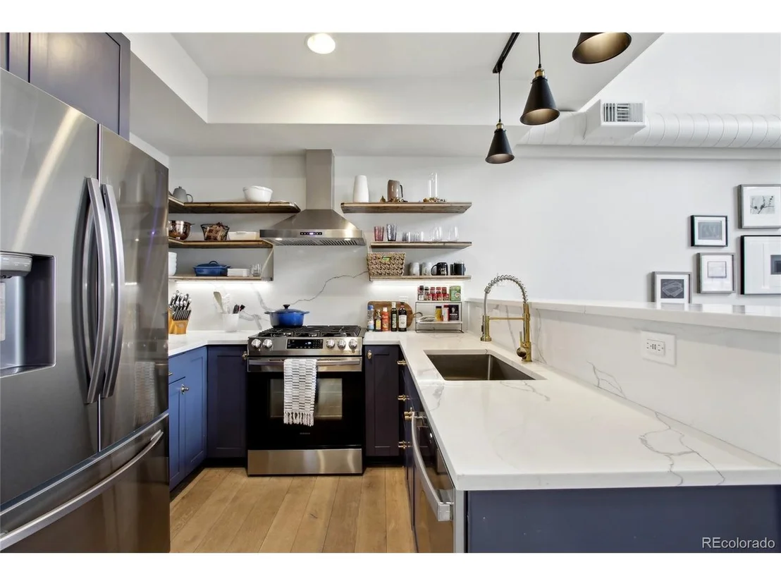 Photo of Unit 208 at 4520 Broadway St