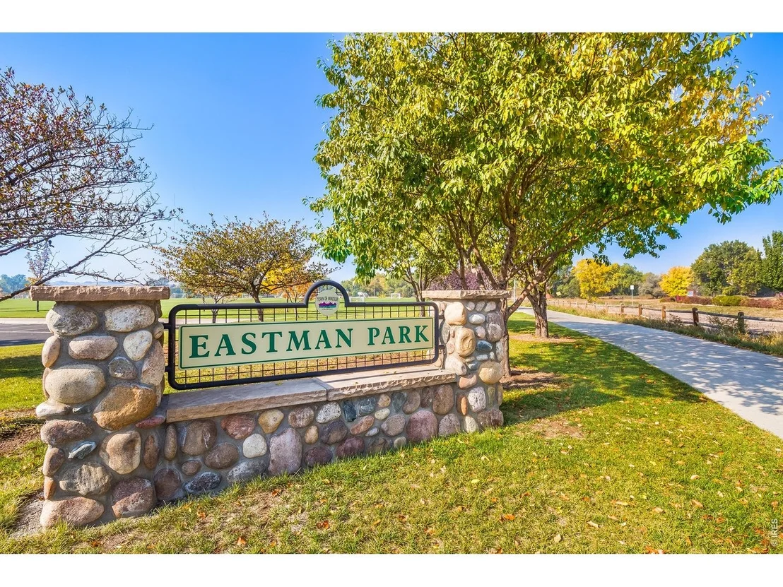 Photo of 2084 Bayfront Dr