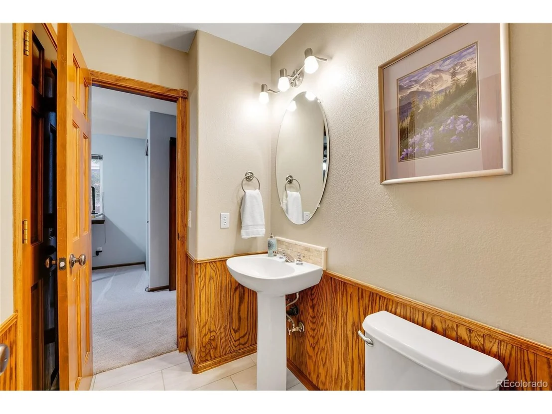 Photo of 1101 Ridgeview Cir