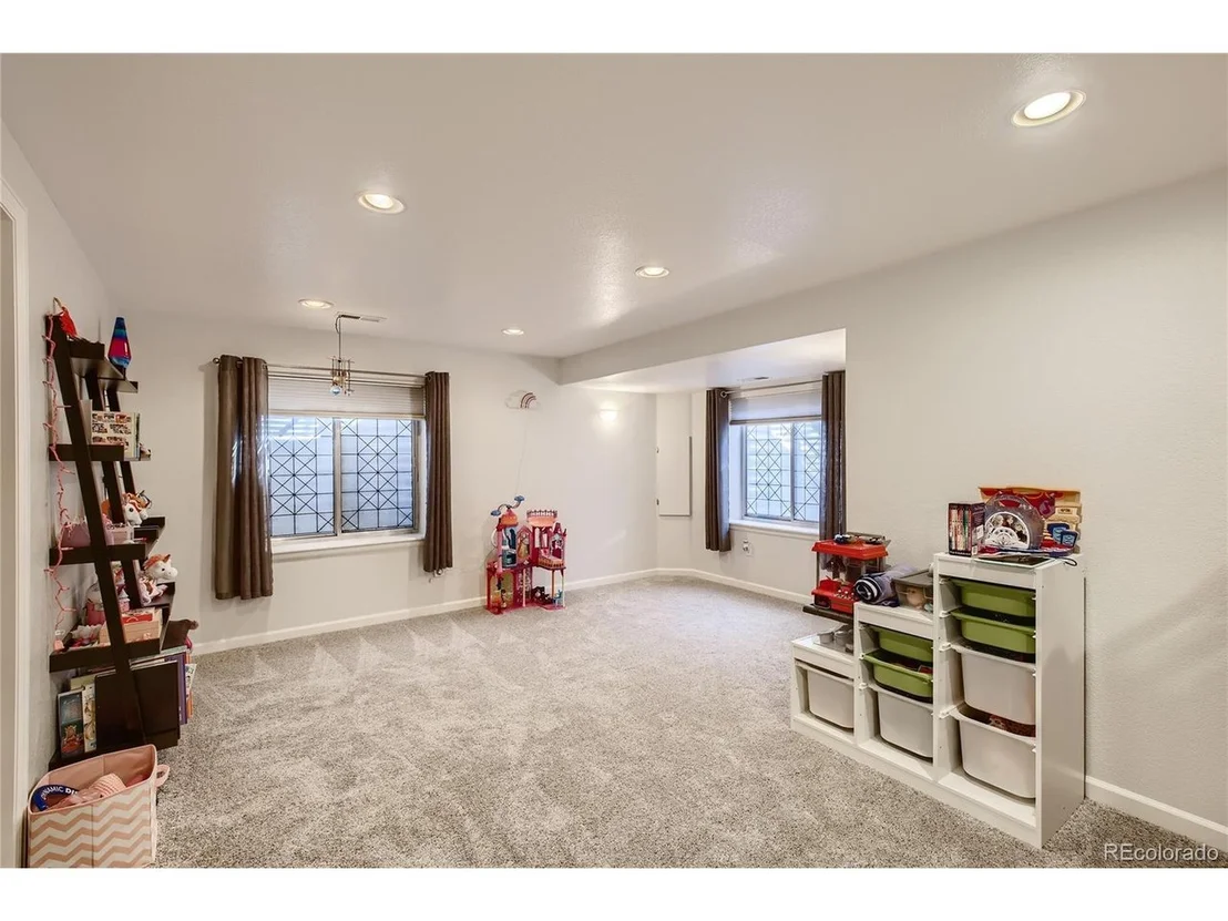 Photo of 1668 Iris St