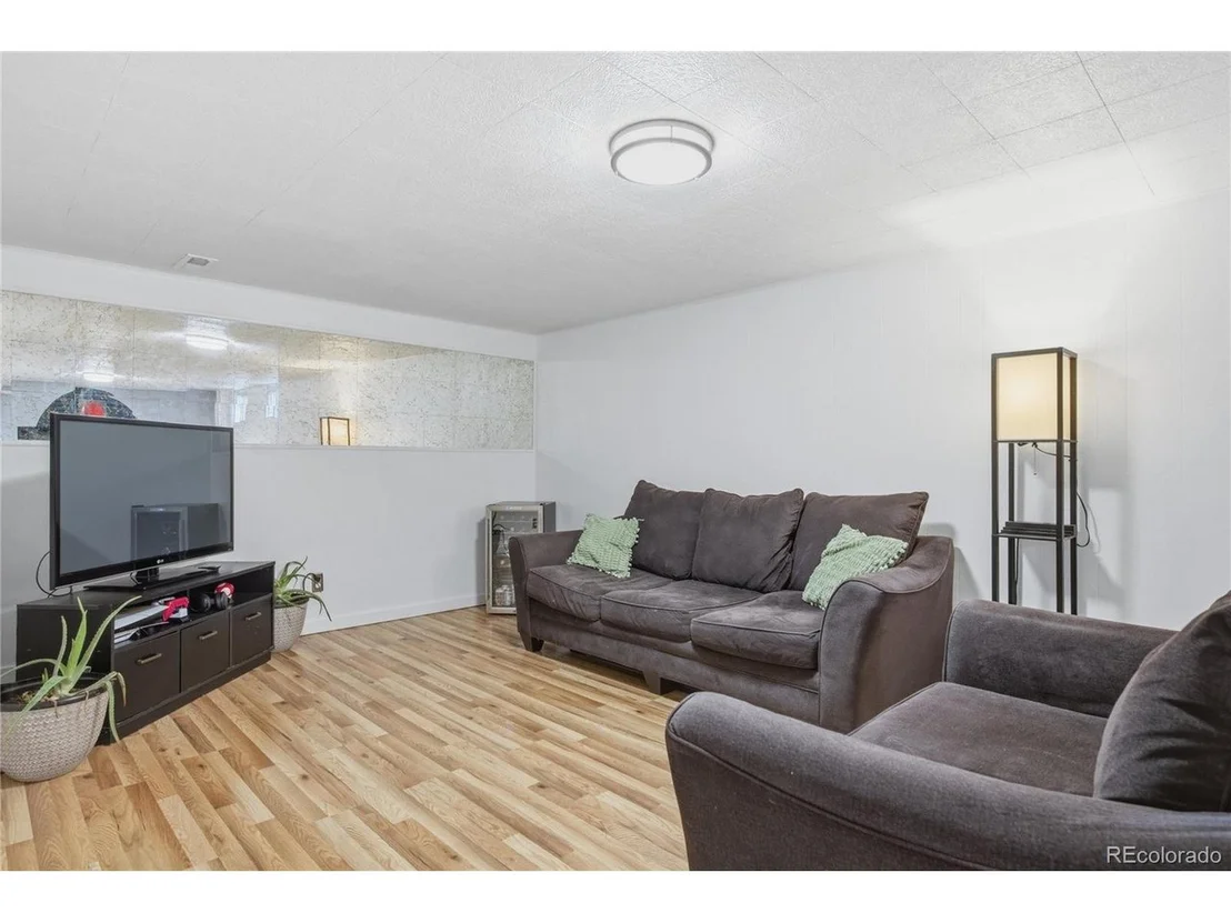 Photo of 580 W 79th Pl