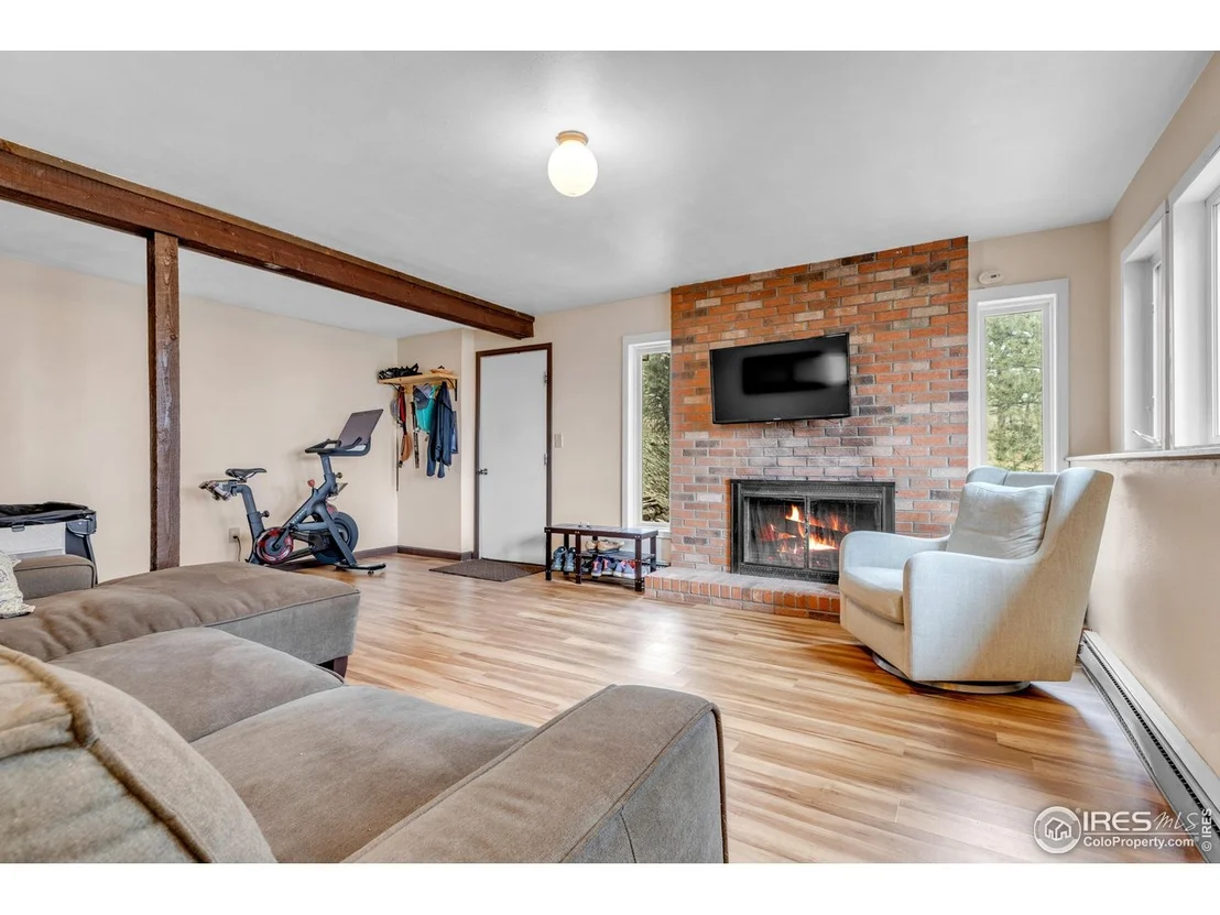 Photo of 287 Brook Cir