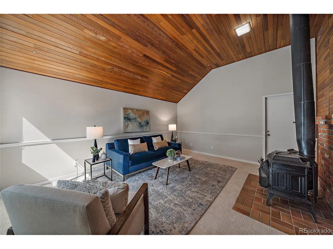 Photo of 6537 Vesuvius Rd