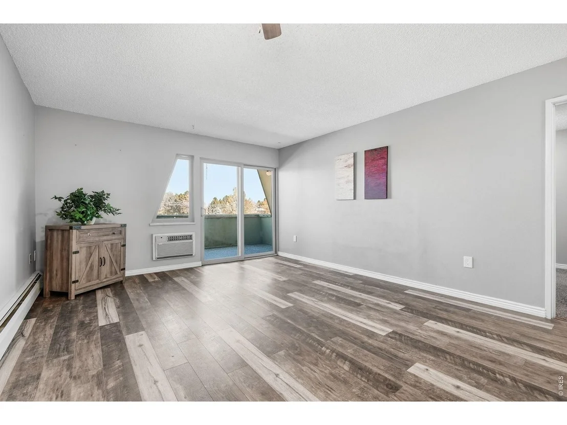Photo of Unit 307 at 3150 Iris Ave