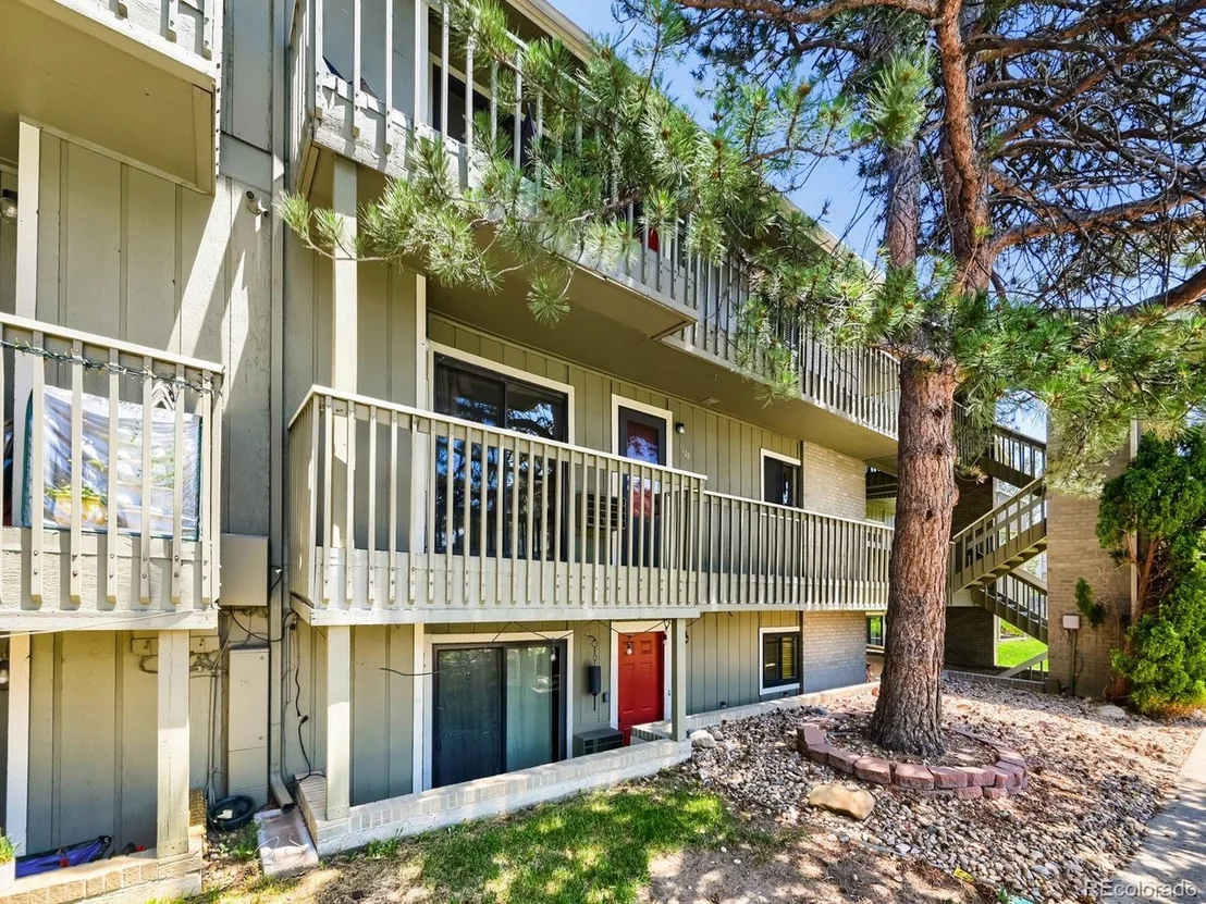 Photo of Unit 8 at 695 Manhattan Dr