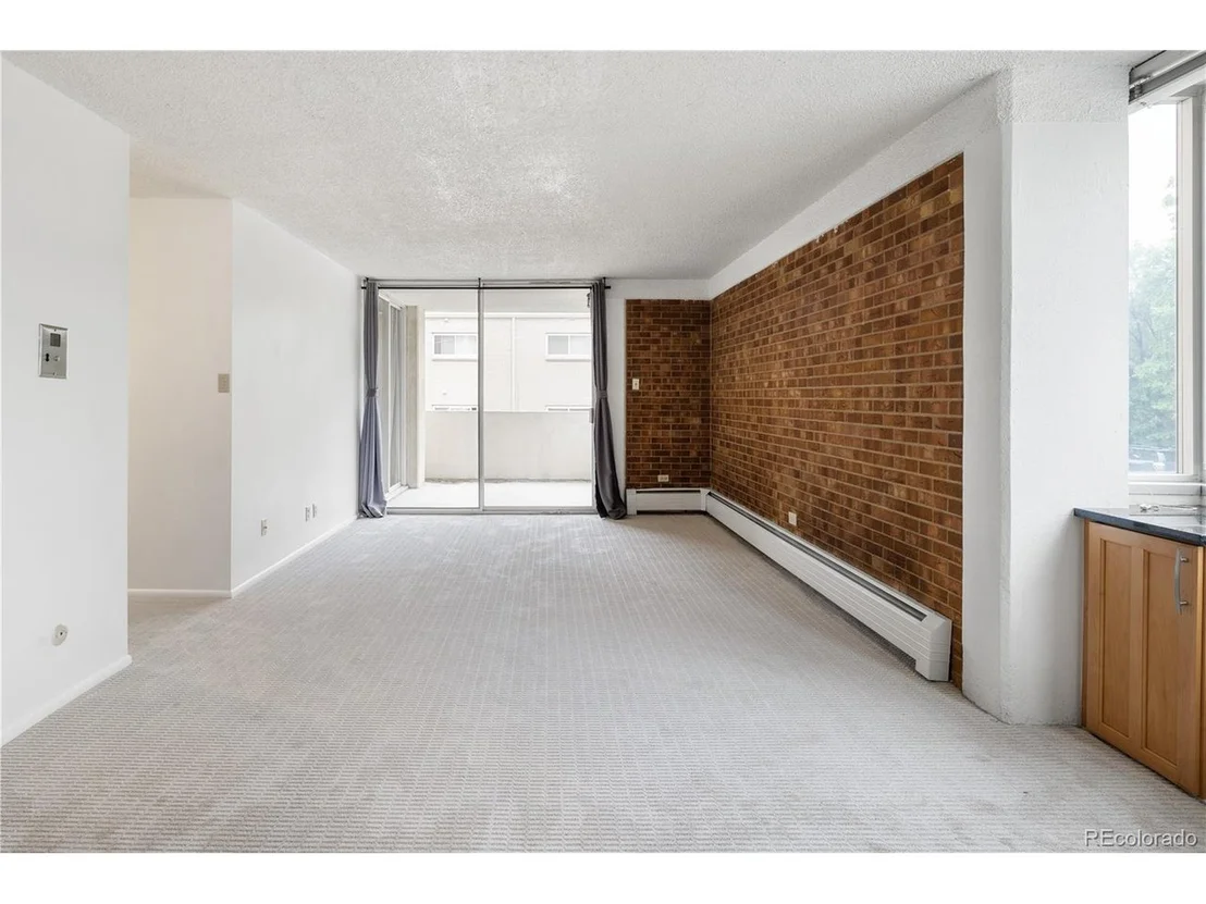 Photo of Unit 201 at 850 20th St