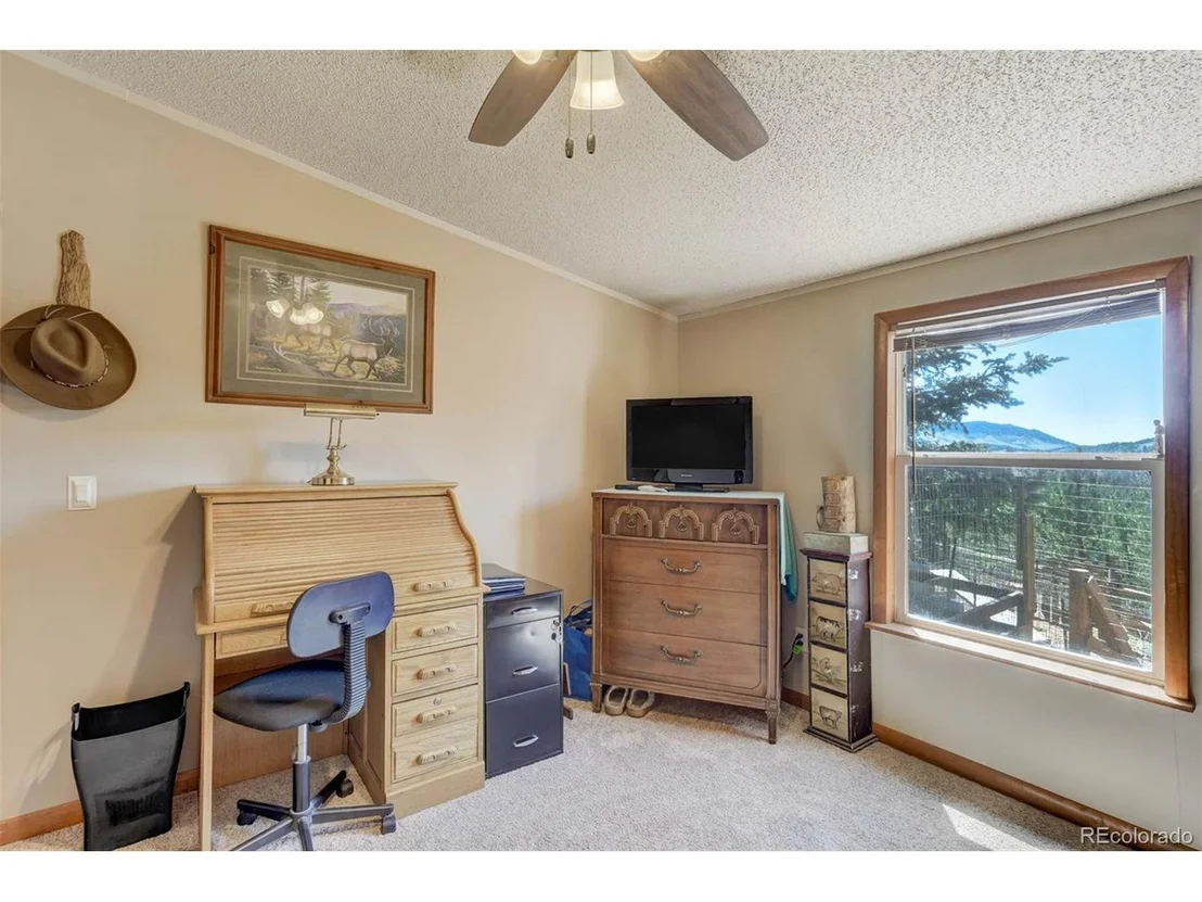 Photo of 100 Hawk Ln