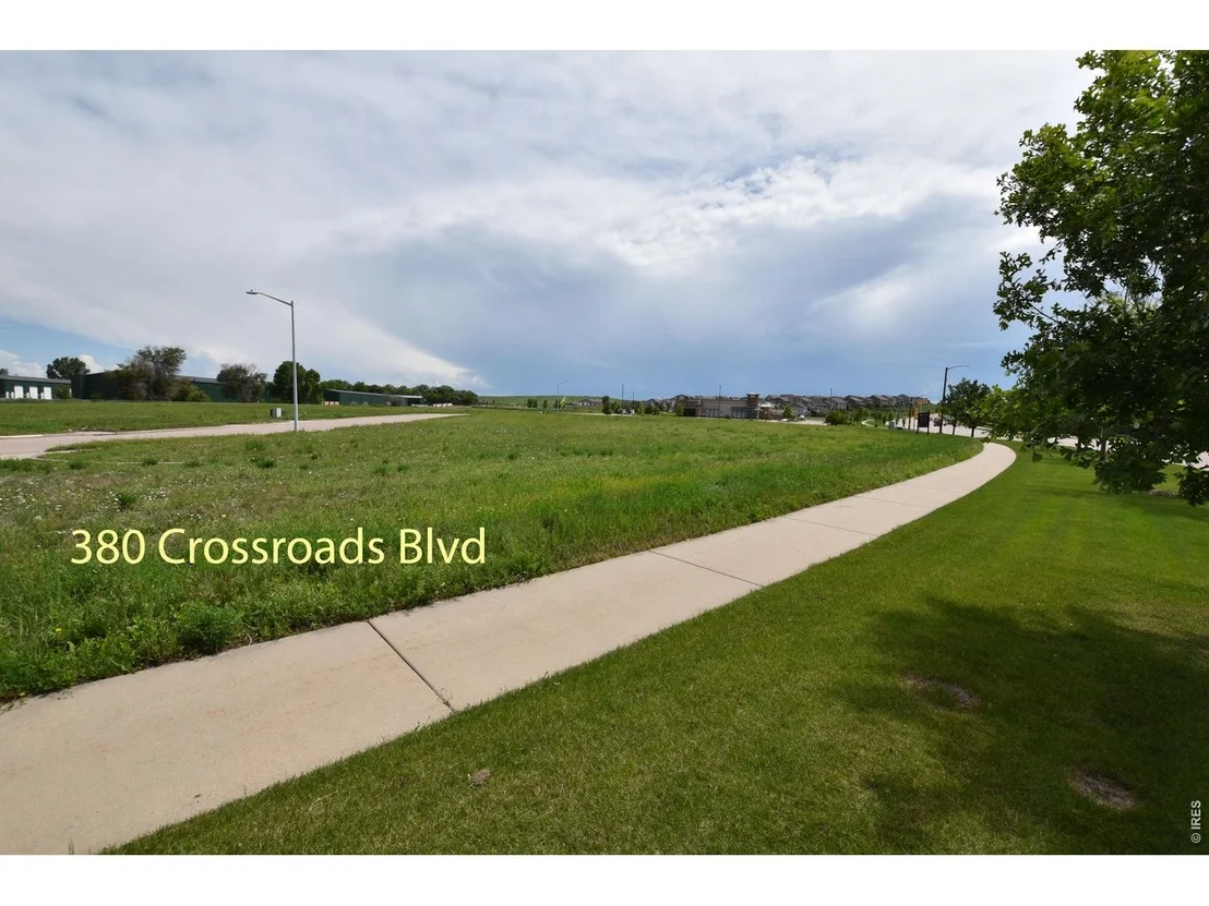 Photo of 320 Crossroads Blvd