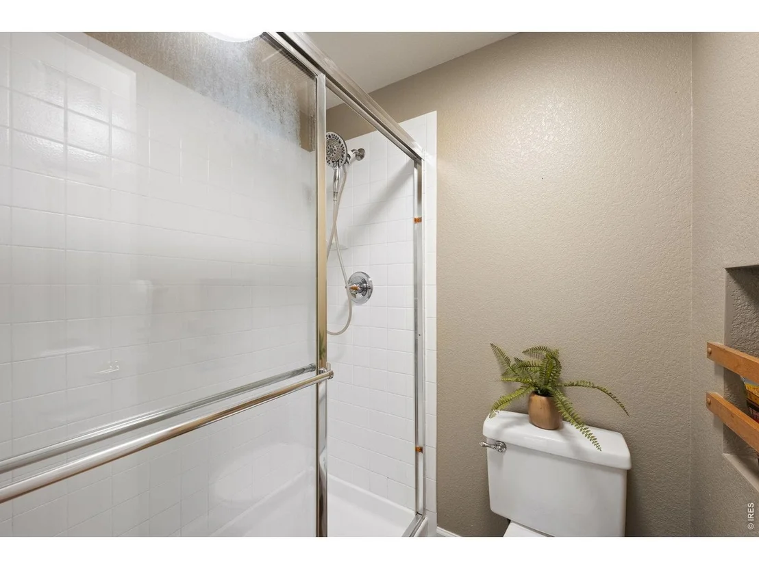 Photo of 339 Lodgewood Pt