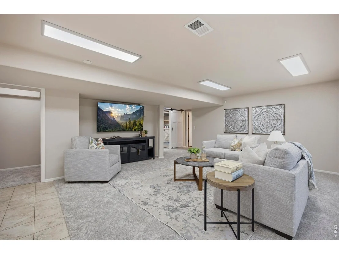 Photo of 2047 Bayfront Dr