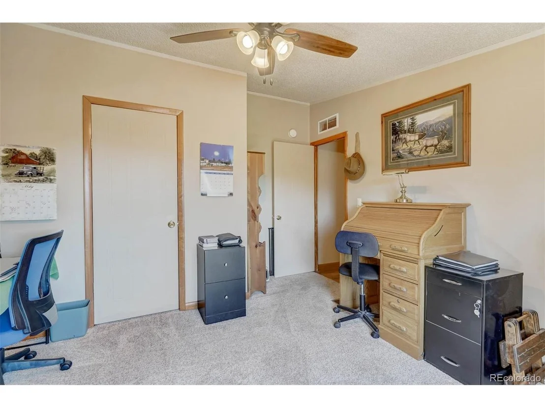 Photo of 100 Hawk Ln