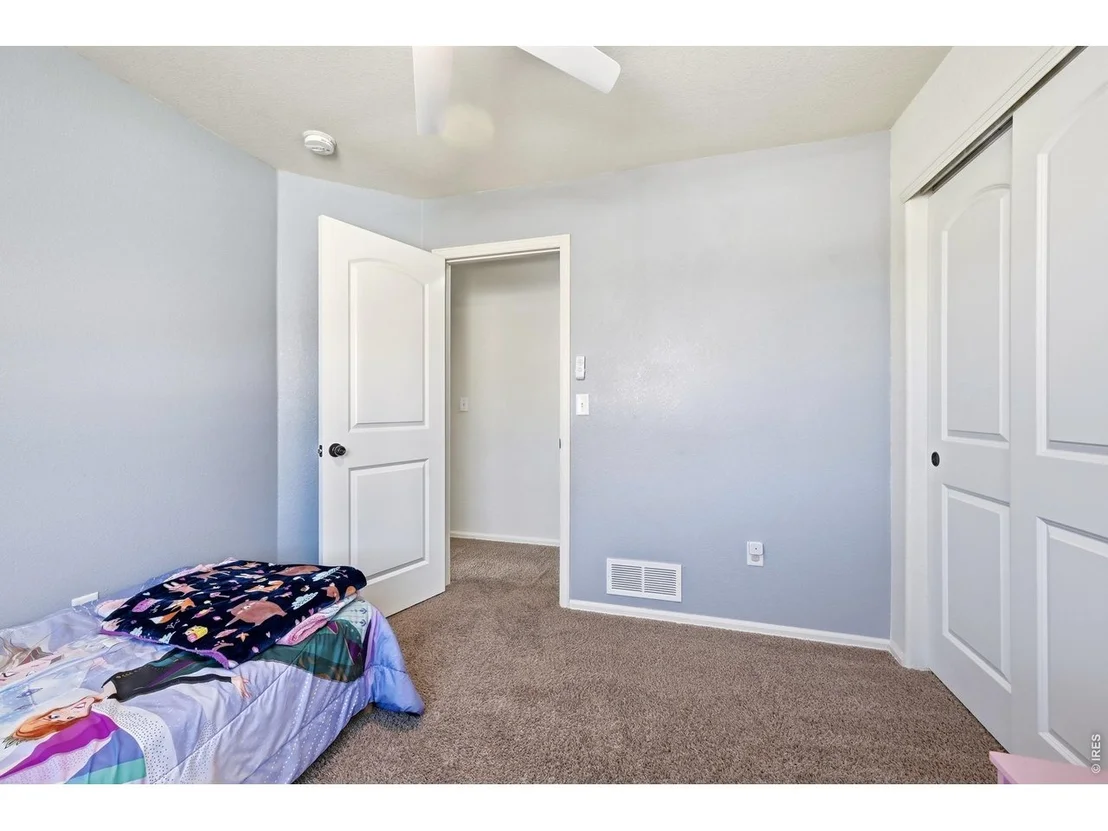 Photo of 987 Axis Dr
