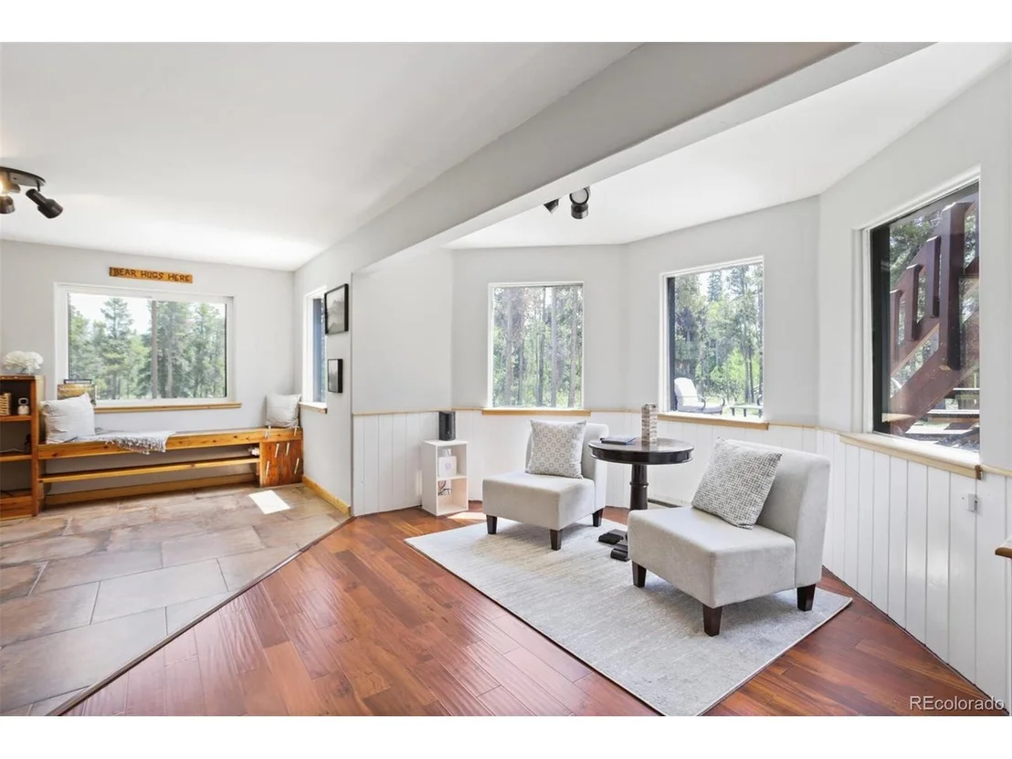 Photo of 1110 Circle 73