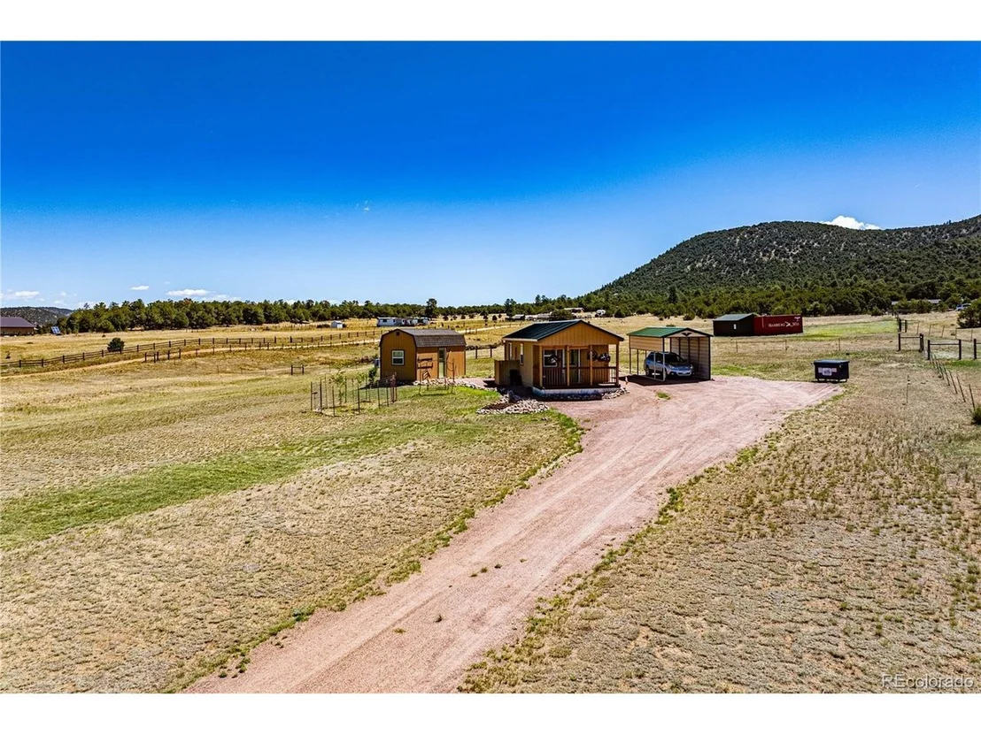 Photo of 612 15th Trl