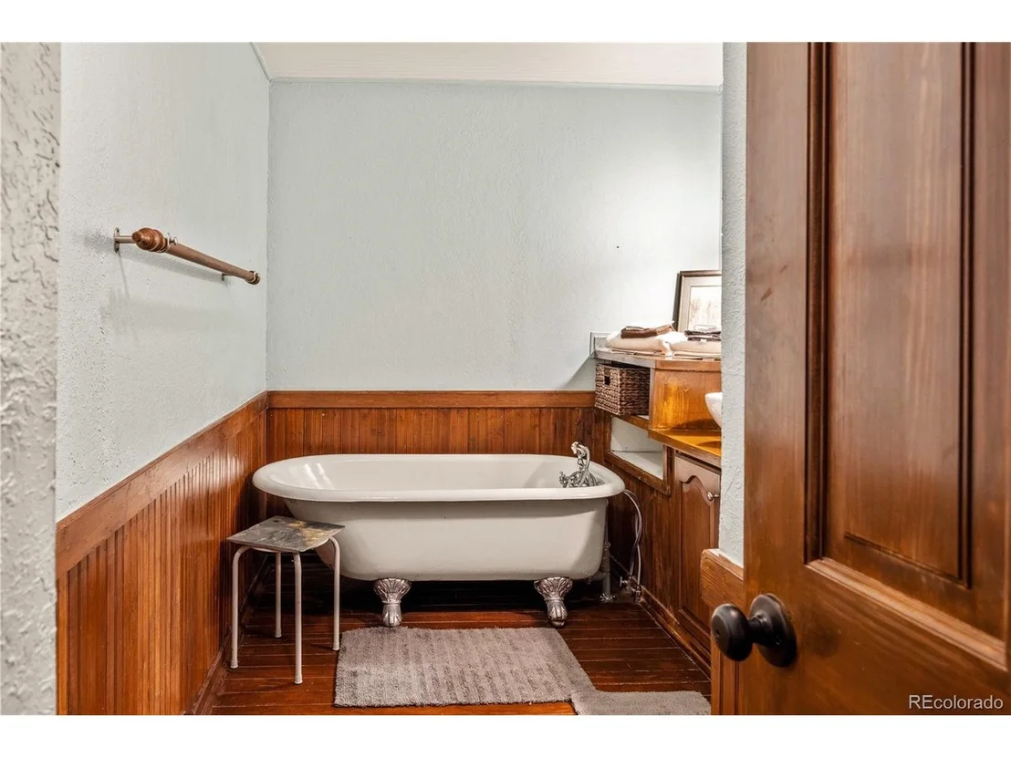 Photo of 2222 Lions Lane