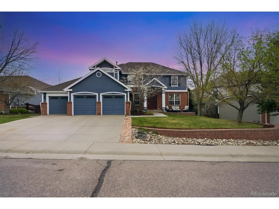 Photo of 379 Shoreham Cir