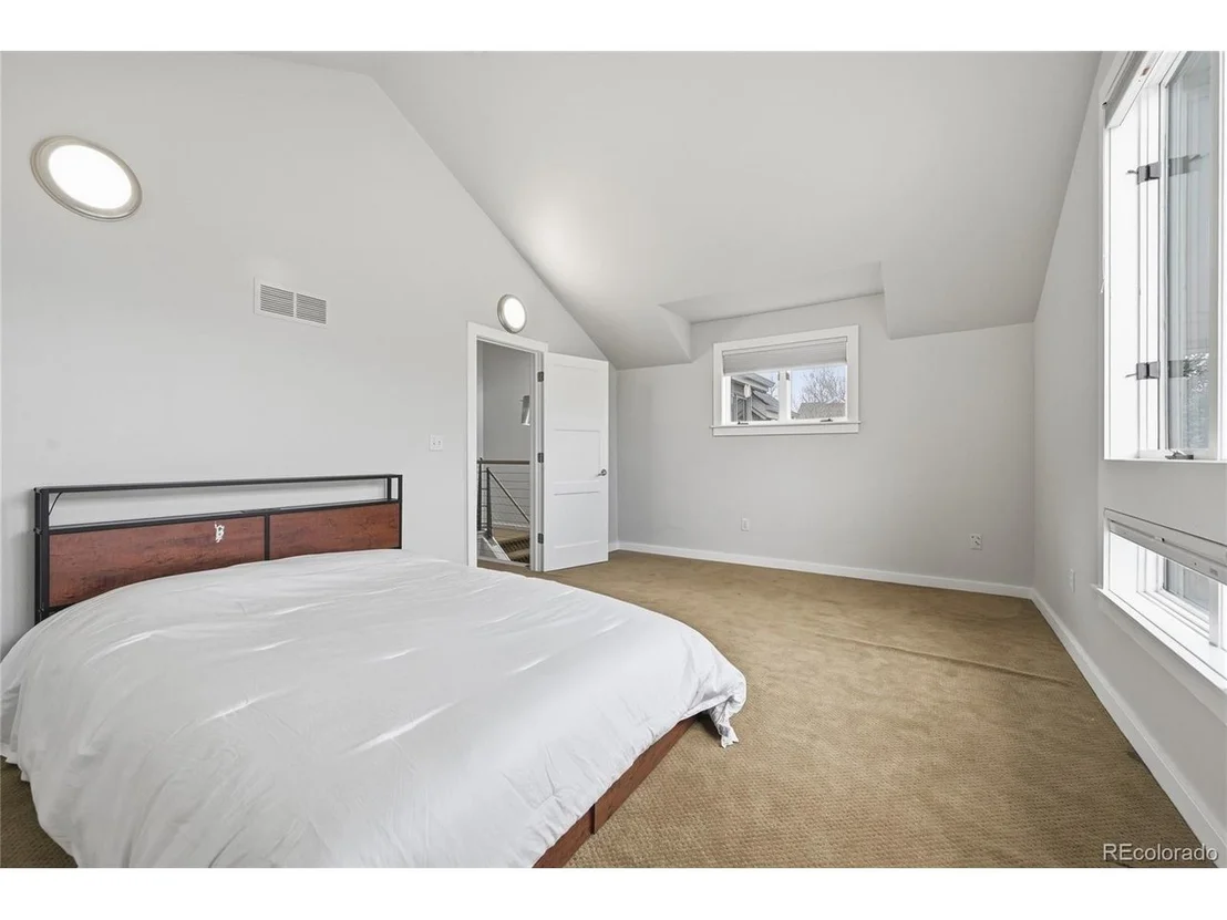 Photo of 860 Union Ave